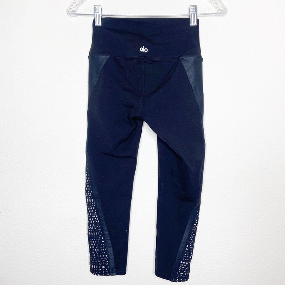 Alo Patina Black Laser Cut Cropped Leggings Sz XS - Picture 6 of 9